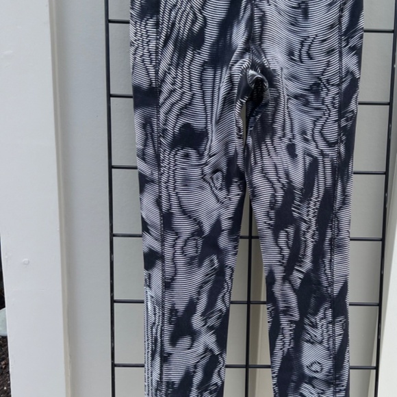 Women's Nike Dry-Fit Leggings- XS - Picture 9 of 13